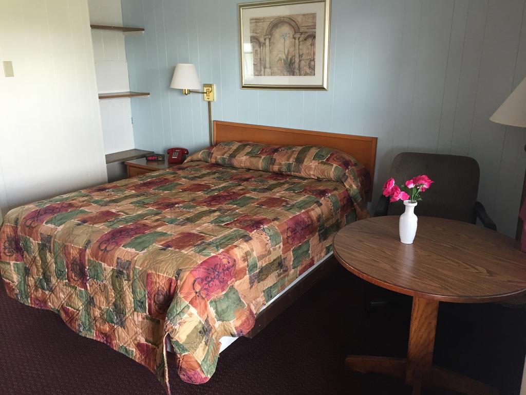 Rainbow Motel Montpelier Экстерьер фото